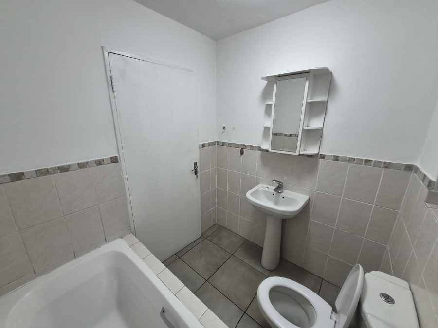 To Let 2 Bedroom Property for Rent in Durbanville Western Cape